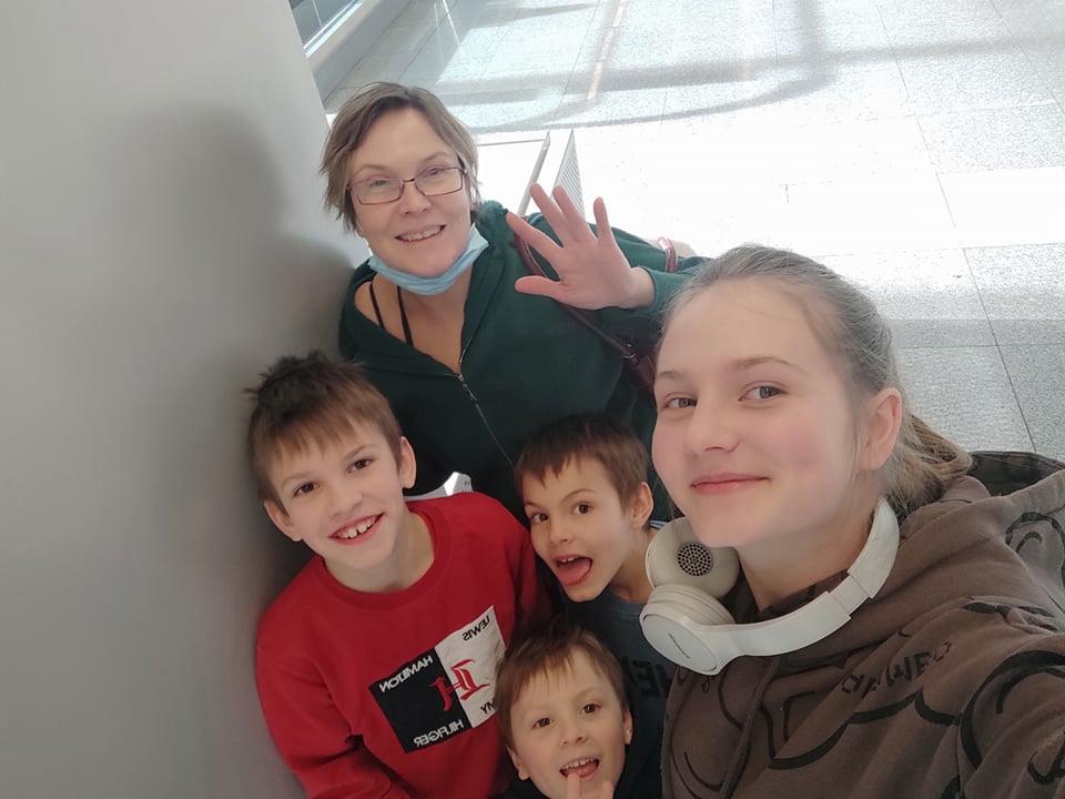 Olena Didkivoskyi-Sarapolova recently touched down in Los Angeles with her children on March 9 after fleeing Ukraine, leaving her grandmother and husband behind. 